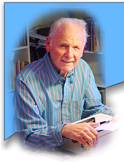 Yngve Forslin vid sin skrivmaskin